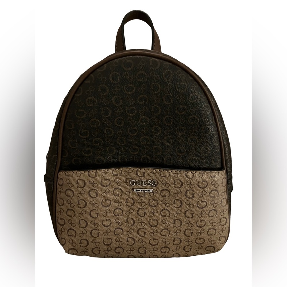 LIKE BRAND NEW AND SPOTLESS!!GUESS LOS ANGELES Signature “G” Logo Backpack